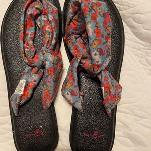 Sanuk sandals
